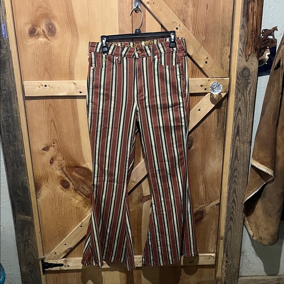 Wrangler / Lainey Wilson Flare Jeans - Brown and Cream Stripes - Picture 3 of 7